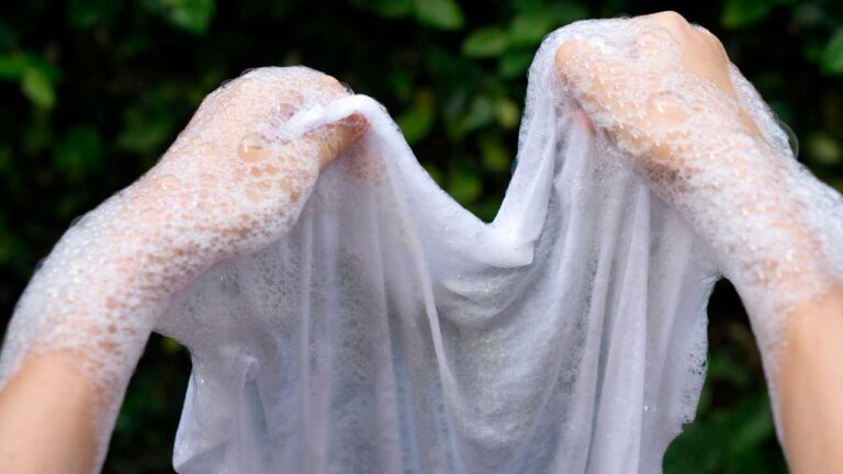 ¿Cómo blanquear ropa amarillenta?