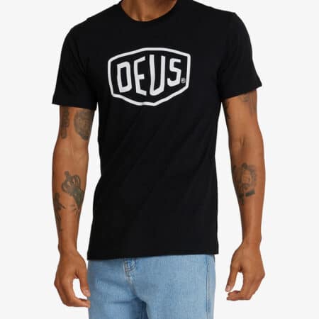 Camiseta Deus Shield black