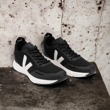 Engineered-Mesh black cream