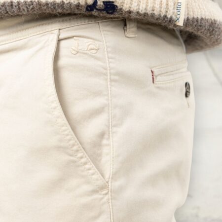 Pantalón Steve chino beige