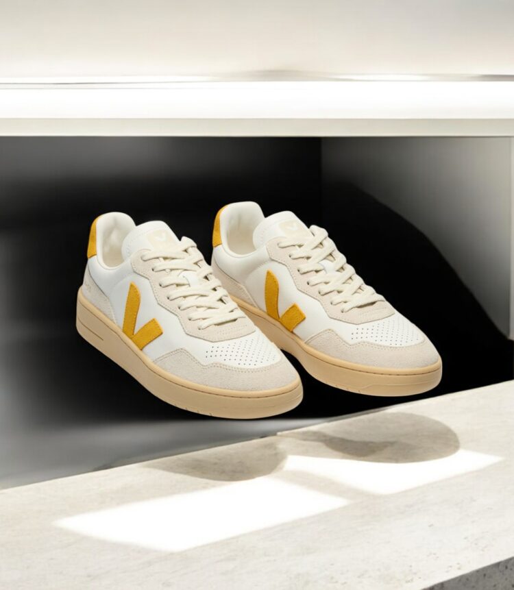 Veja V-90 white toscane