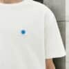 Camiseta blanca Sol azul