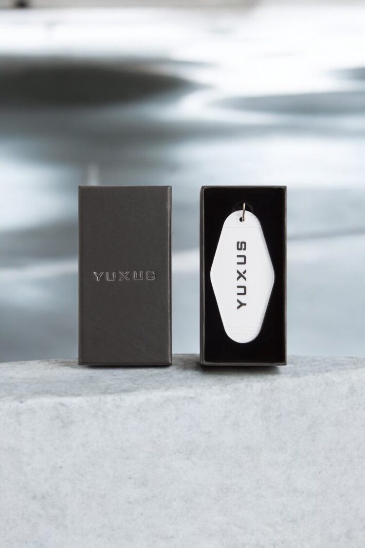 Llavero Yuxus white Voyager