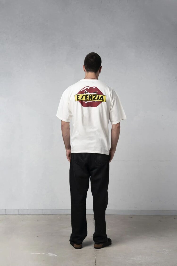 Camiseta Esenzia Kiss white
