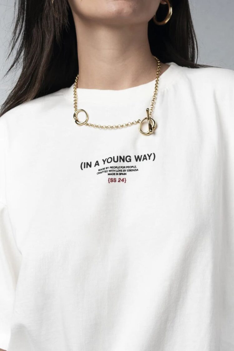 Camiseta Esenzia Kiss white