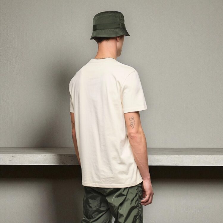 camiseta Weekend Saturday calcium