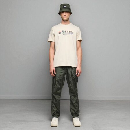 camiseta Weekend Saturday calcium