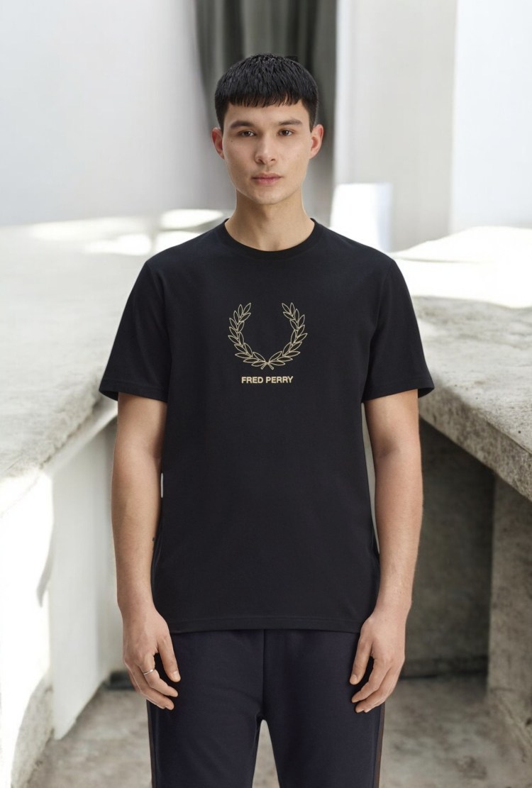 Camiseta Fred Perry Outline
