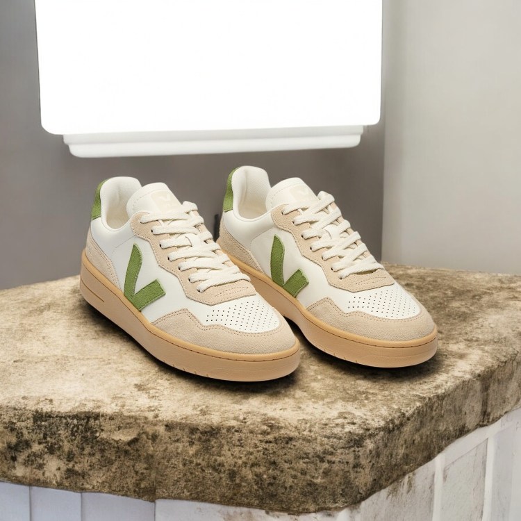 Veja V-90 white pure