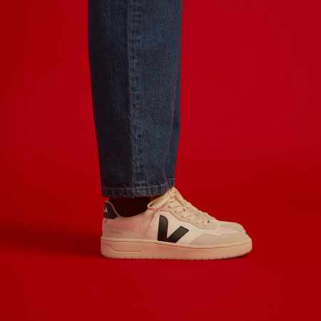 Veja V-90 white black