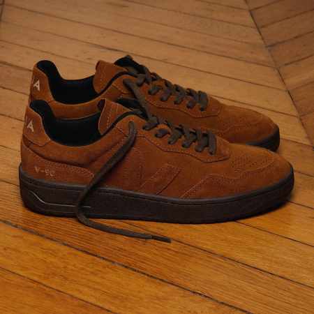 Veja V-90 suede cognac