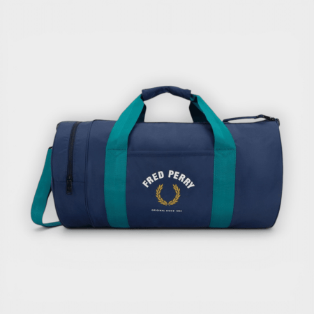 Fred Perry – L2176 Bolsa de Deporte Grande en Nailon azul tenis