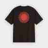 Camiseta negra Sol rojo