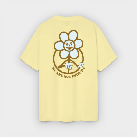 We Are Not Friends – Camiseta Daisy butter