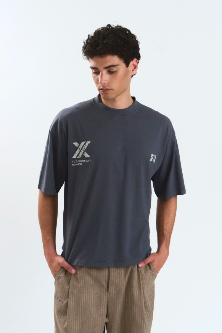 Yuxus – Camiseta Herb Hongdae Dark Grey – foto 5