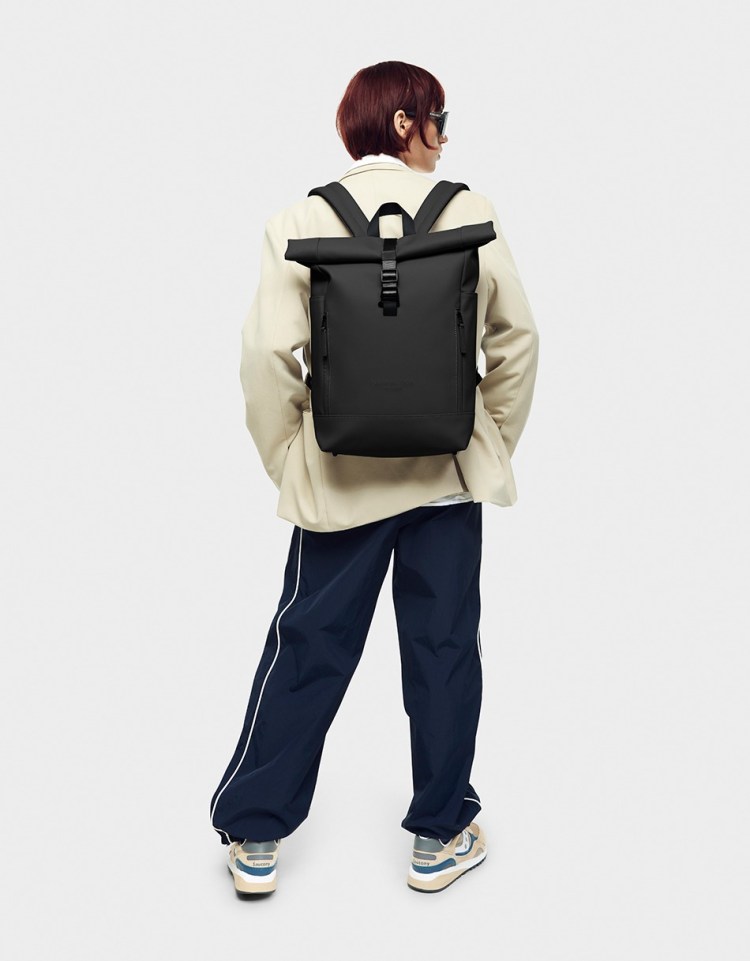 Gaston Luga – Mochila Spläsh Rolltop 14" Negro – foto 2