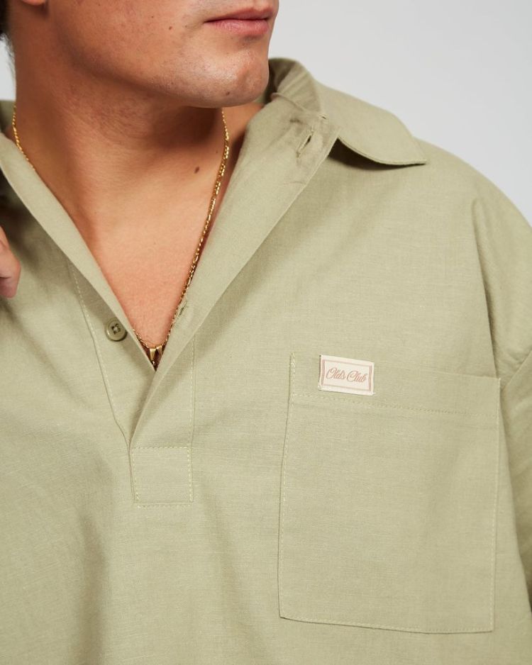 Old's Camisa de Lino Ibiza Verde – detalle cuello