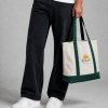 On Vacation Bolsa de tela Time2Relax Dark Green, vista con modelo