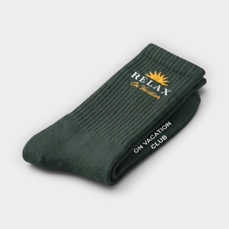 On Vacation Calcetines Time2Relax Dark Green, detalle del bordado y el tejido