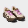 Veja Harpie Trail Aeroshell VEJA x CC Outdoor Almond Eagle – vista de tres cuartos