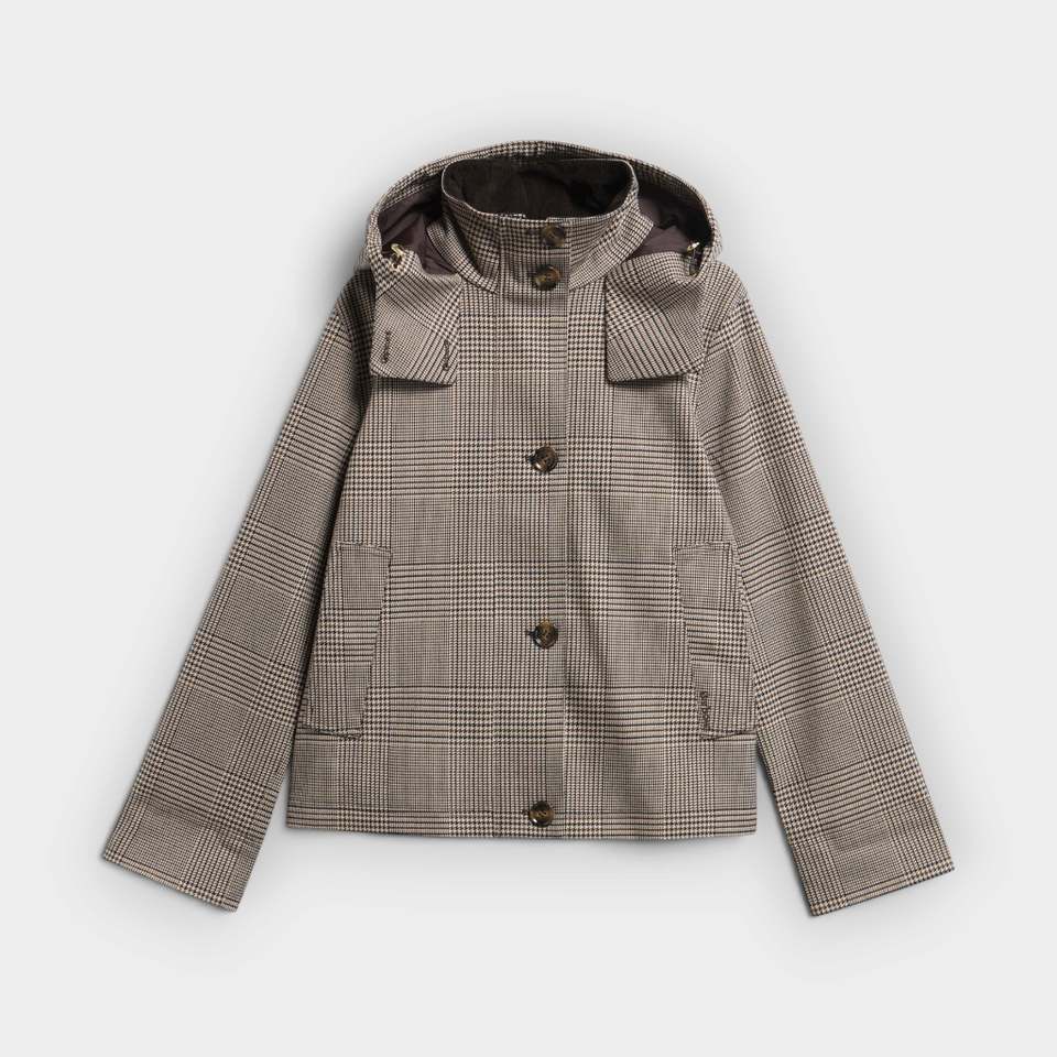 Chaqueta Barbour Connie Showerproof de mujer en cuadro Prince of Wales, vista frontal en plano