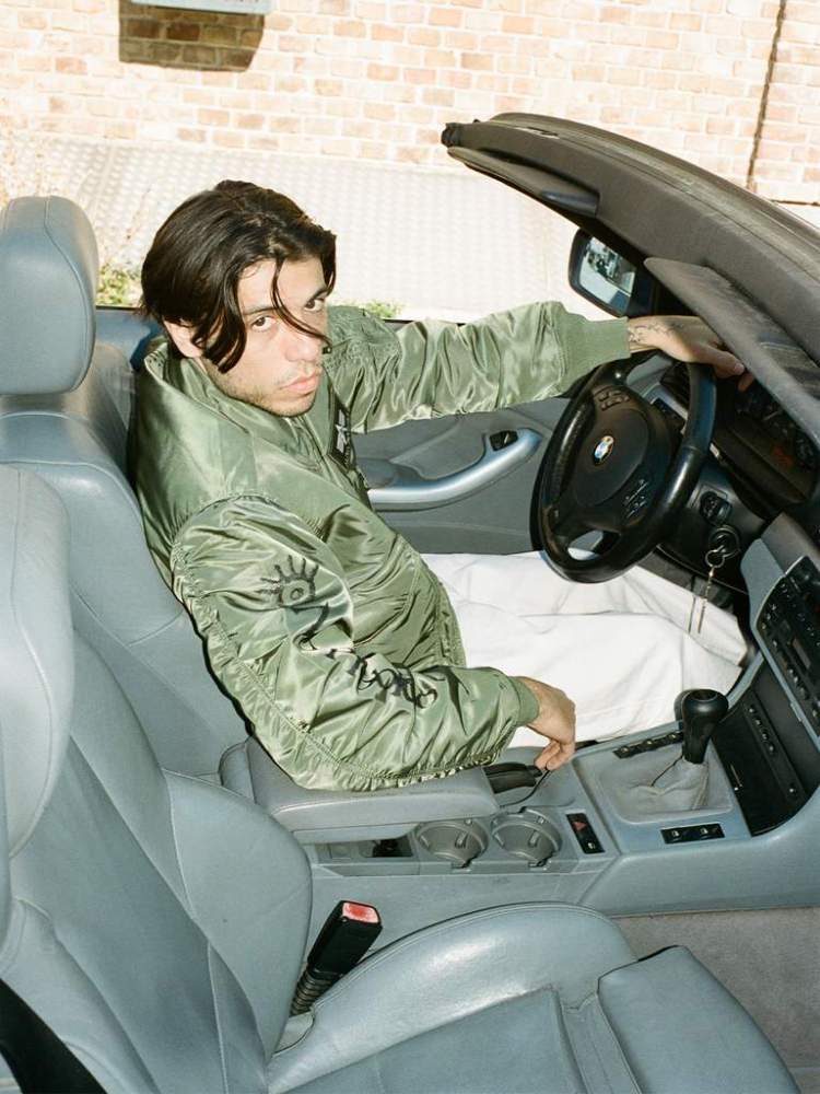 Chaqueta bomber No Problemo Ancient Findings x Alpha Industries - puesta, lookbook
