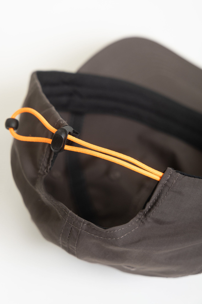 Service Works Nylon Dove Cap Brown – vista 4