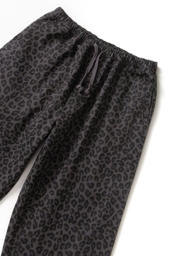 Service Works Patterned Easy Chef Black Leopard – vista 5