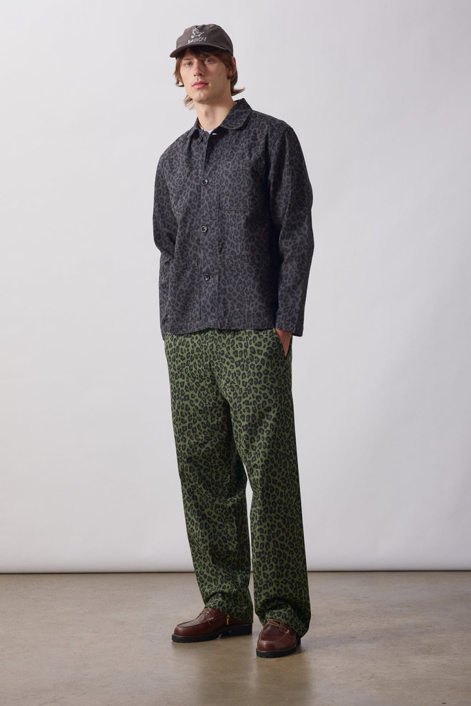 Service Works Patterned Easy Chef Shirt Black Leopard – vista 3