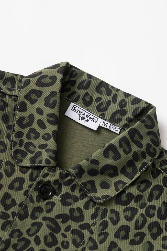 Service Works Patterned Easy Chef Shirt Green Leopard – vista 5