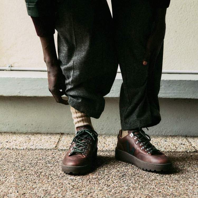 Veja Atlas Agate Black puestas
