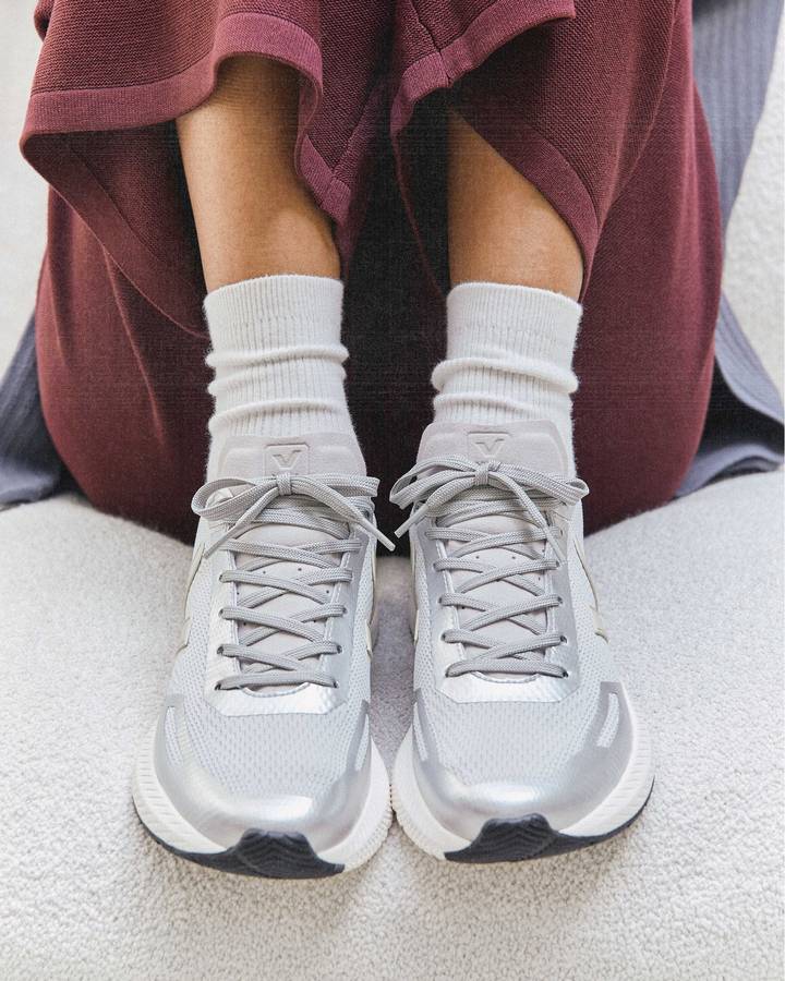 Veja Zapatillas Impala Engineered-Mesh grey pierre silver puestas