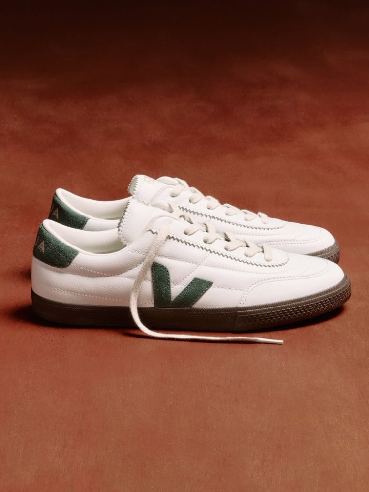 Veja Zapatillas Panenka leather white cyprus eagle bark puestas