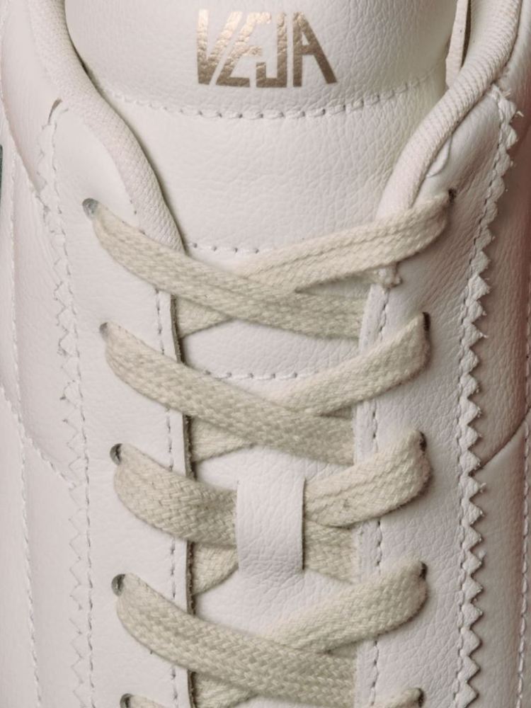 Veja Zapatillas Panenka leather white cyprus eagle bark puestas
