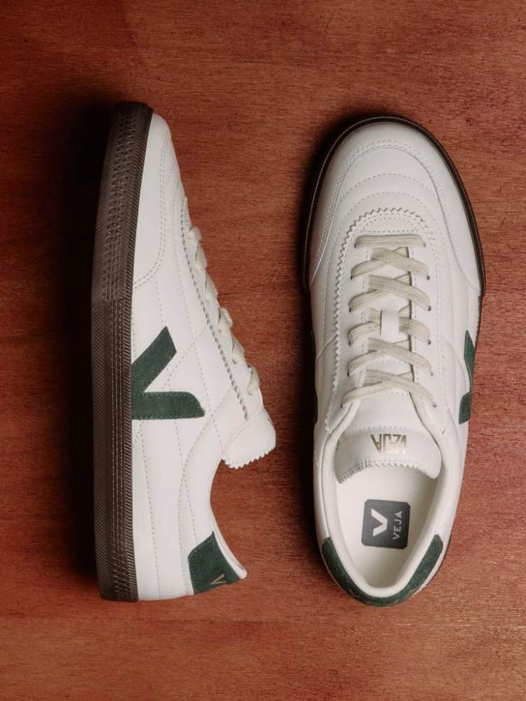 Veja Zapatillas Panenka leather white cyprus eagle bark puestas
