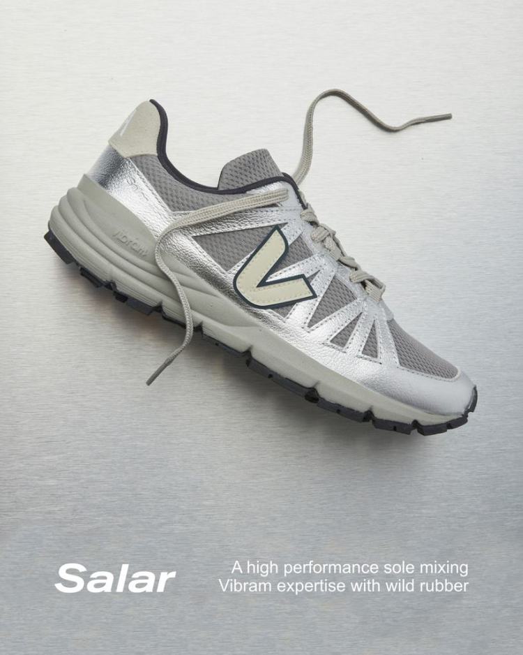Veja Zapatillas Salar alveomesh pierre silver puestas