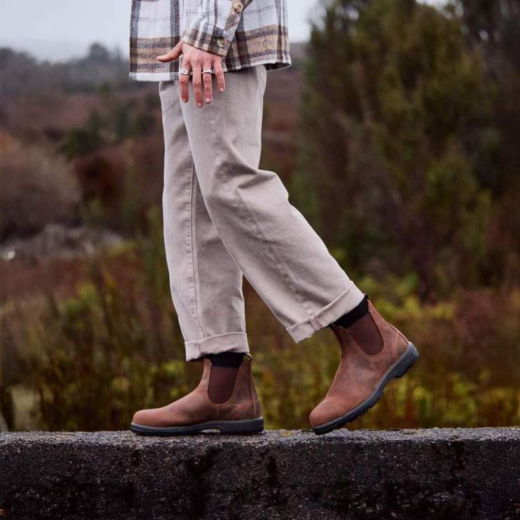 Blundstone botas Chelsea teak nubuck #2544 – foto de ambiente